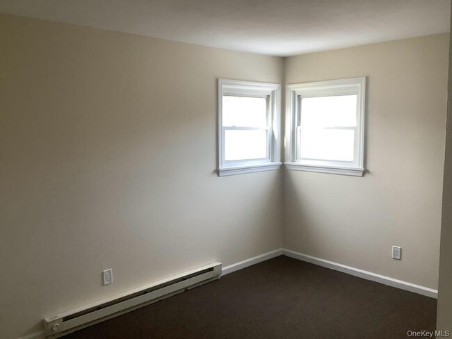 Building Photo - 253 Hampton Ave