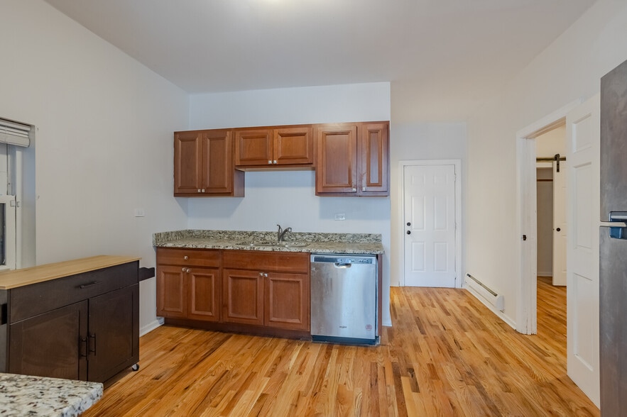 Building Photo - 1420 N Campbell Ave