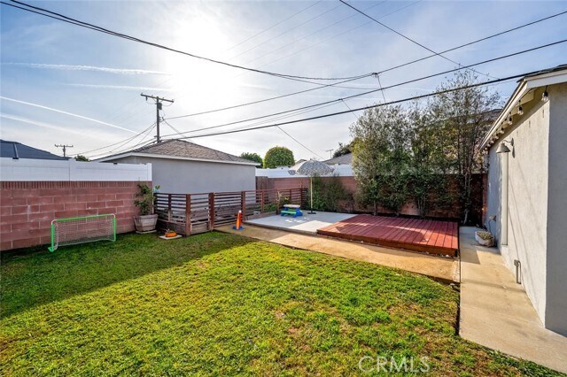 Building Photo - 5049 Adenmoor Ave