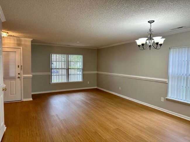 Building Photo - 5091 Ballantine Dr