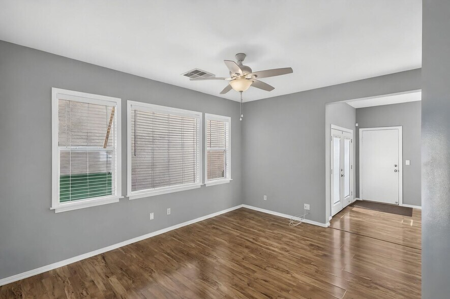 Building Photo - 8528 Myrsine Ct