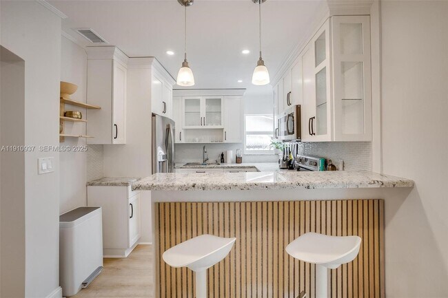 Building Photo - 2969 SW 20th St