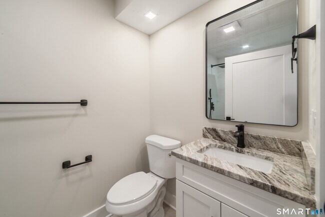 Building Photo - 304 Heritage Vlg