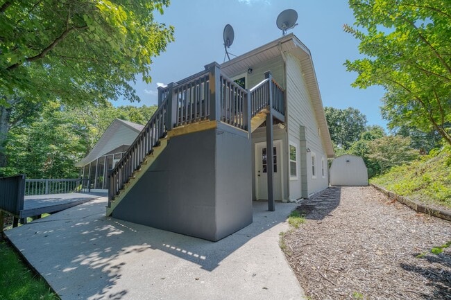 Building Photo - Scenic Lakeview Rental located on Boatman'...