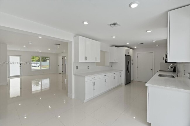 Building Photo - 10501 SW 53rd St