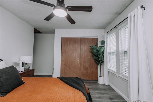 Building Photo - 1930 Independence Rd