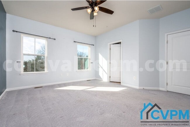 Building Photo - 584 Fox River Hills Way