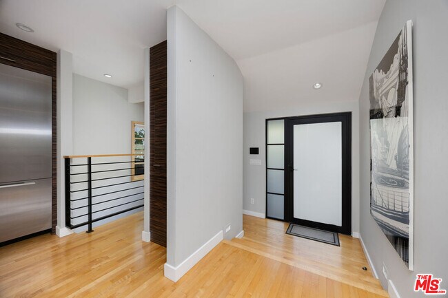 Building Photo - 4108 Murietta Ave