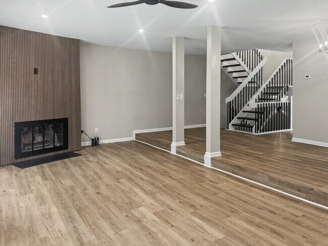 Building Photo - Yacht Cove Condo