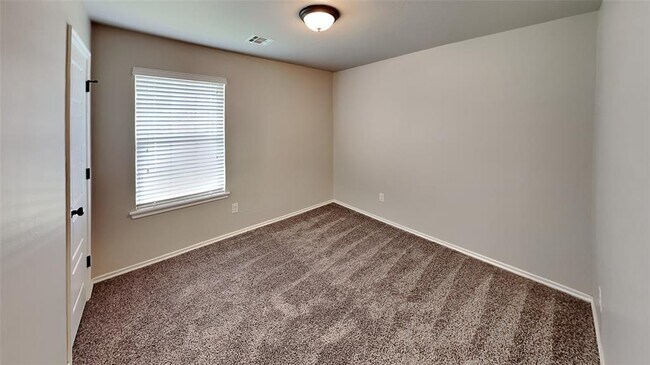 Building Photo - 1300 Selborne Pl