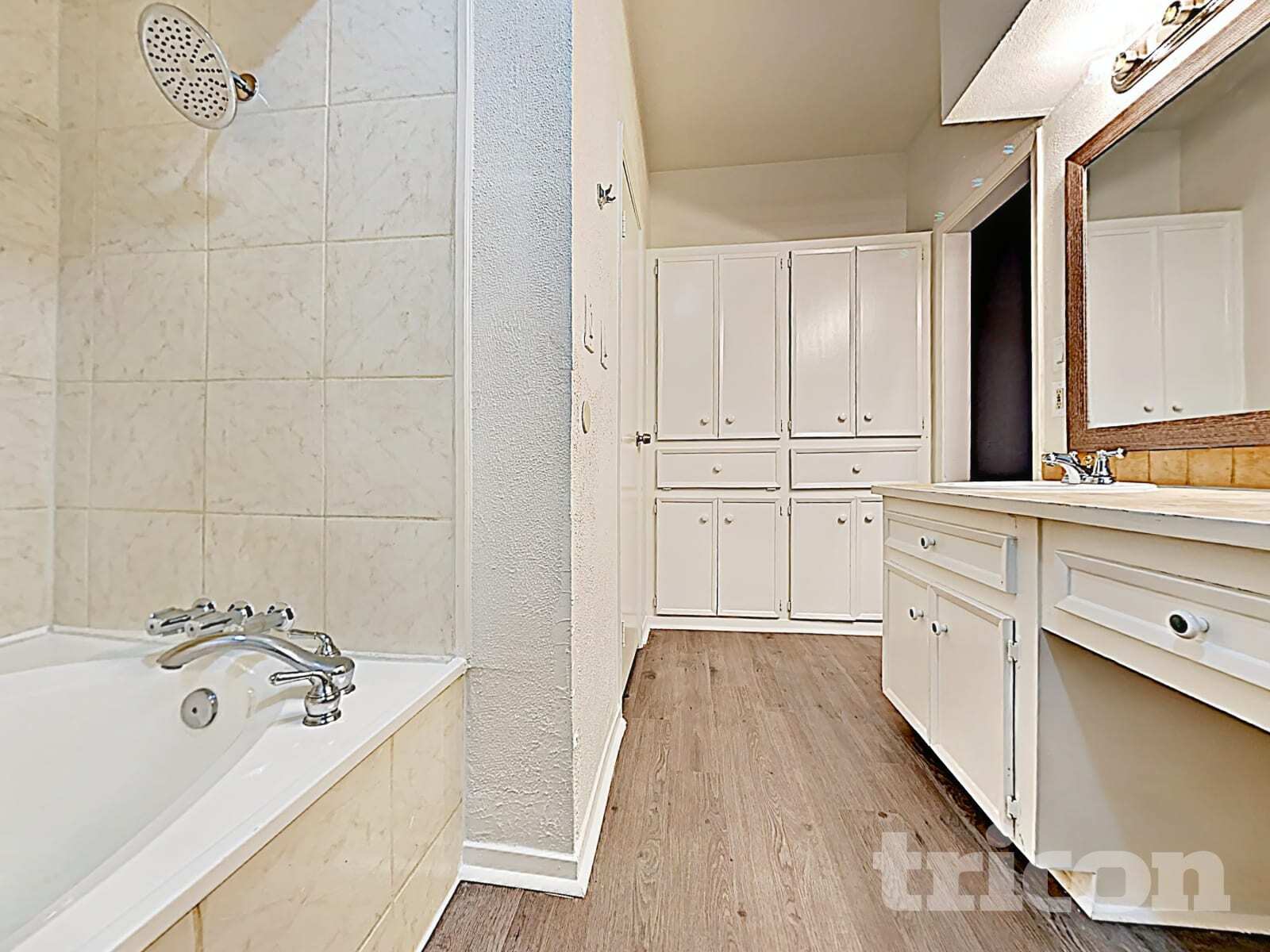 Building Photo - 535 Shady Brook Dr