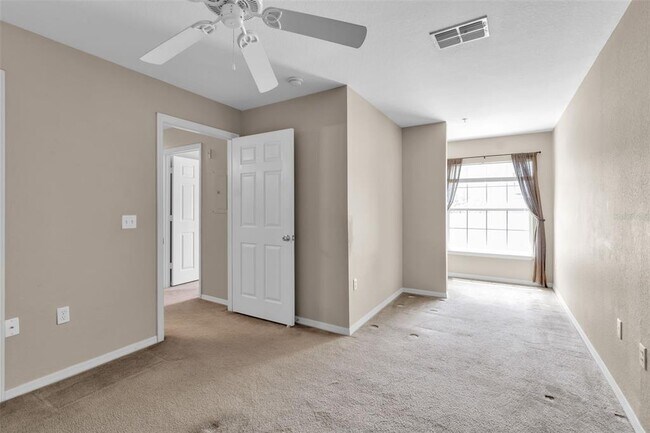 Building Photo - 5541 Rosehill Rd