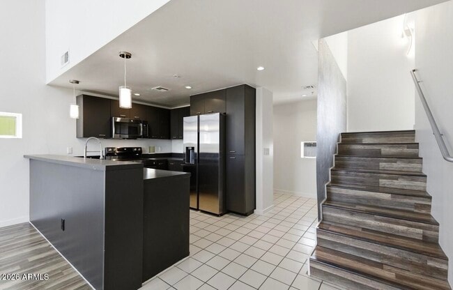 Building Photo - 1111 W University Dr