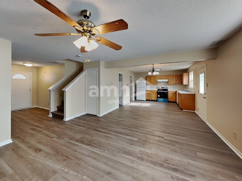 Building Photo - 8845 Limberlost Ct