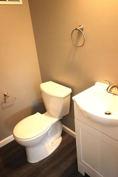 Half bath - 2222 S Santa Fe St