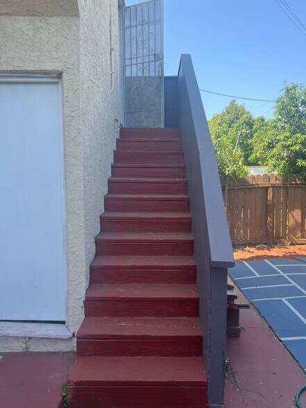 backdoor entrance - 800 N Mansfield Ave