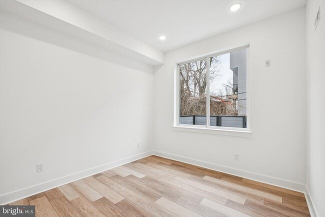 Building Photo - 5034 Florence Ave