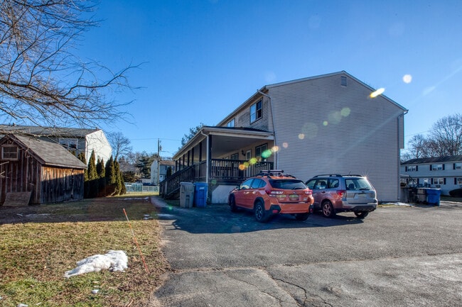 Building Photo - 72 Caesar Dr