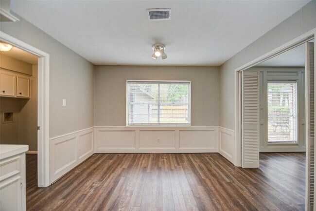 Building Photo - 6206 Rippling Hollow Dr