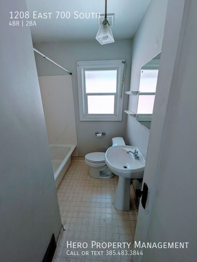 Building Photo - 1208 E 700 S