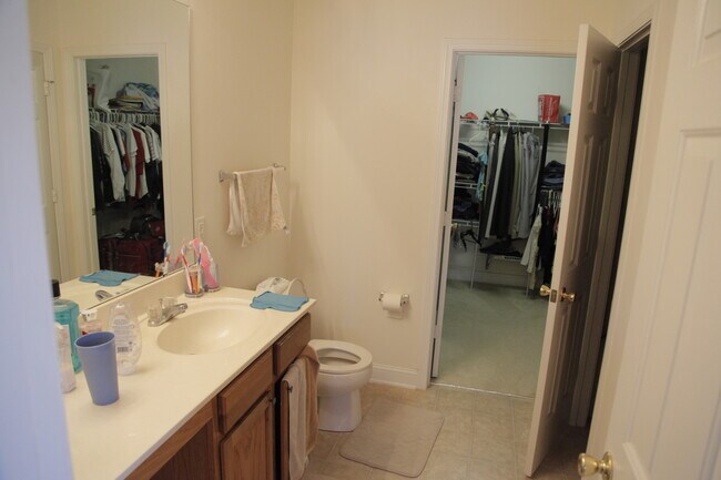 Building Photo - 12331 Cumberland Cove Dr
