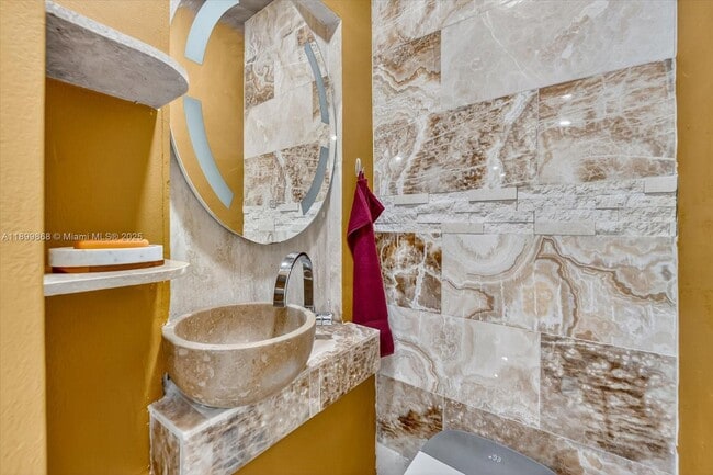 Building Photo - 125 NE 107th St