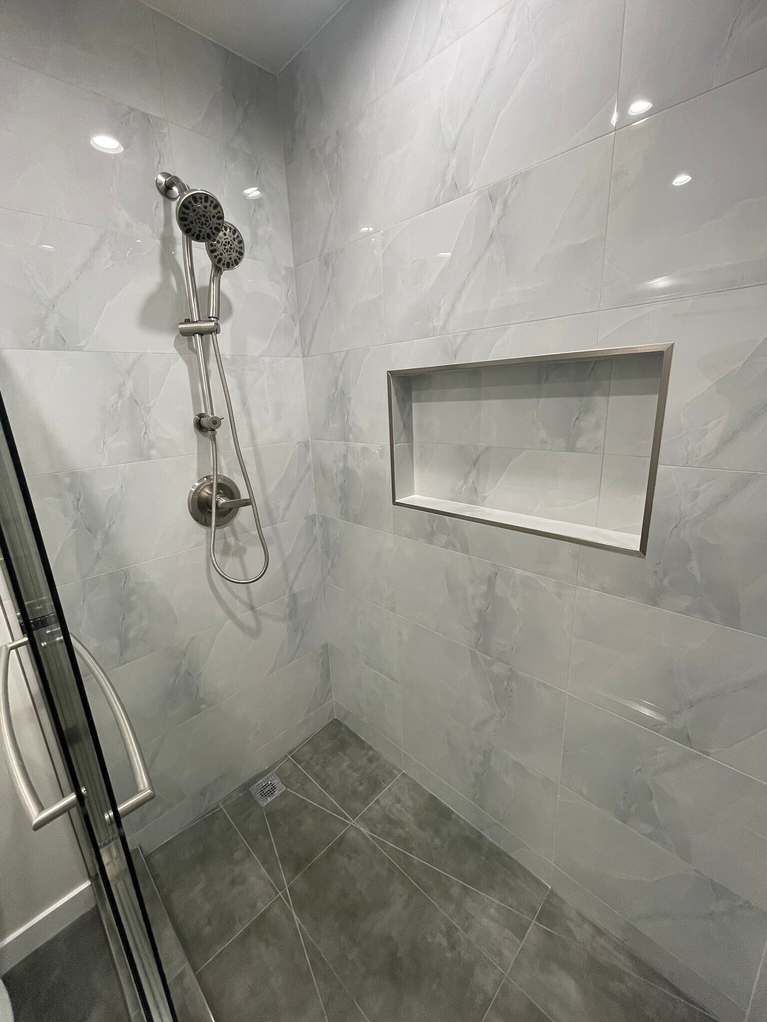 Building Photo - 8683 Haddon Ave