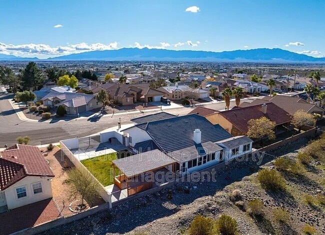 Building Photo - 3630 E Vineyard Dr N