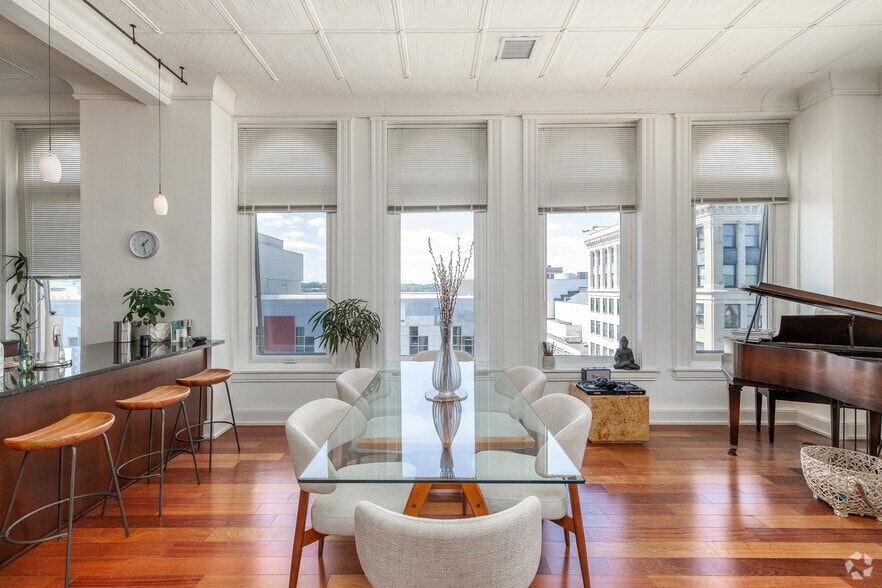 1BR, 1.5BA - 1,850SF - Dining Room - Deys Plaza Apartments