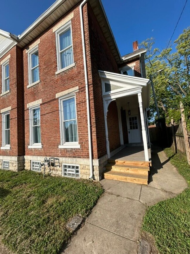 Building Photo - 19-21 S. Van Lear St.