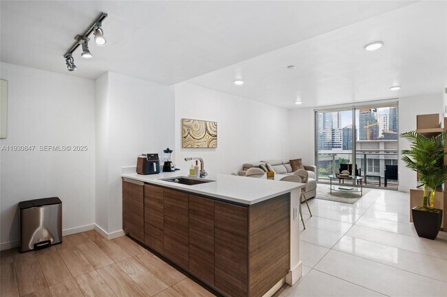 Building Photo - 1100 S Miami Ave