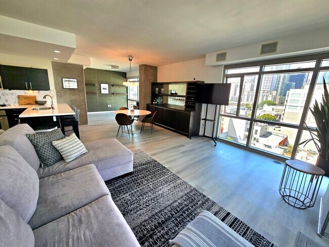 Building Photo - 800 The Mark Ln