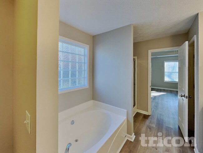 Building Photo - 1029 Chesire Way