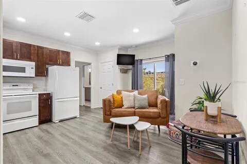 Building Photo - 8413 N Seminole Ave