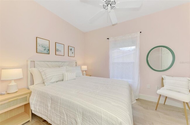 Building Photo - 5253 Avenida Del Mare