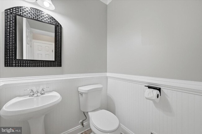 Building Photo - 102 Bramble Ct