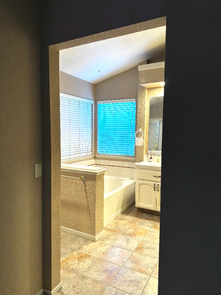 Building Photo - 9340 Newfound Way