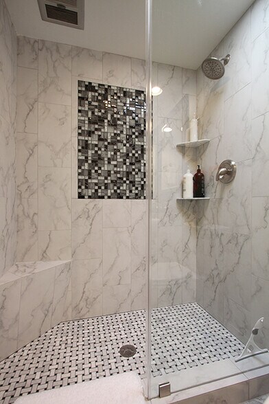 Updated Walk-in shower - 78130 Cortez Ln