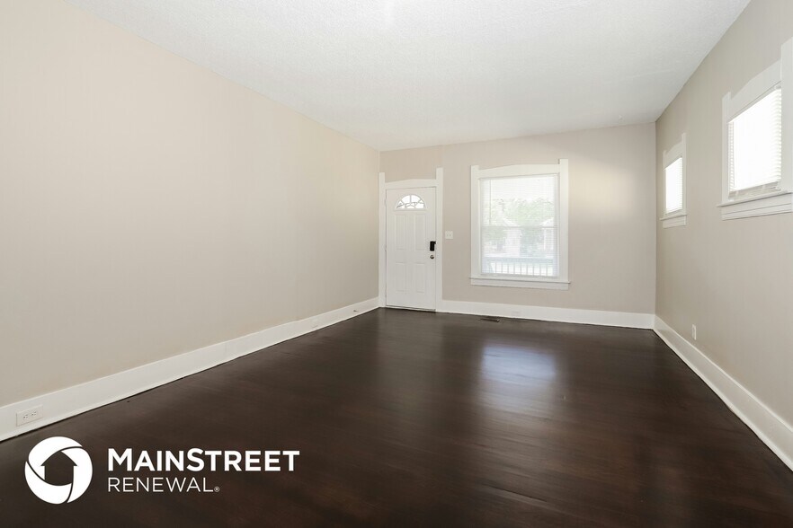 Building Photo - 3710 Vermont Ave