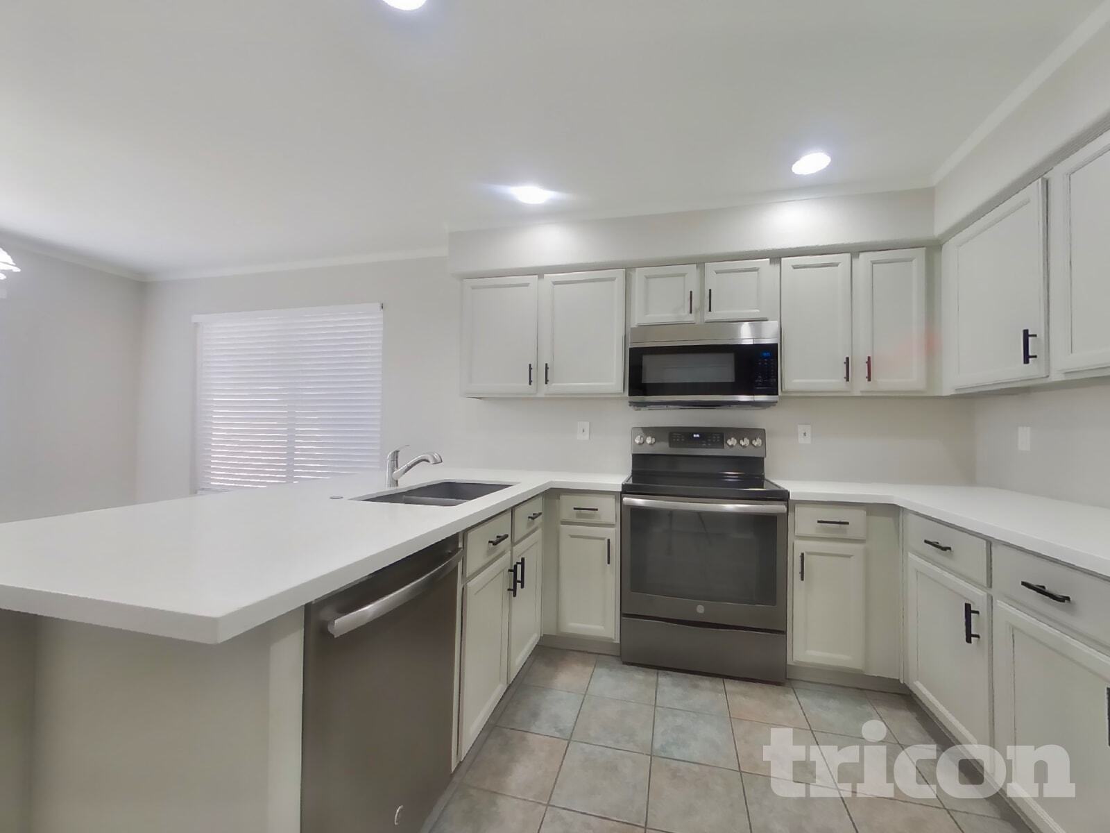 Building Photo - 14725 W Lamoille Dr