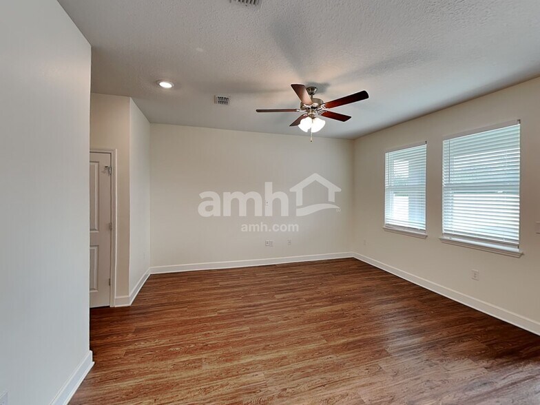 Building Photo - 4501 Reisswood Loop