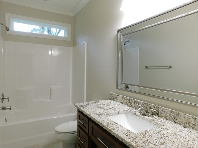 Building Photo - Grove Point Beauty