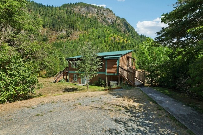 Building Photo - 14341 WA-530