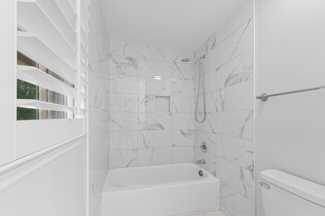 Building Photo - CONVENIENT AND AFFORDABLE