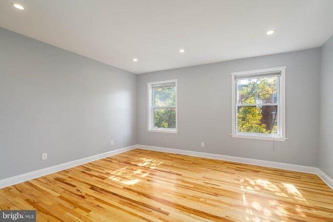 Building Photo - 2225 Mt Vernon St