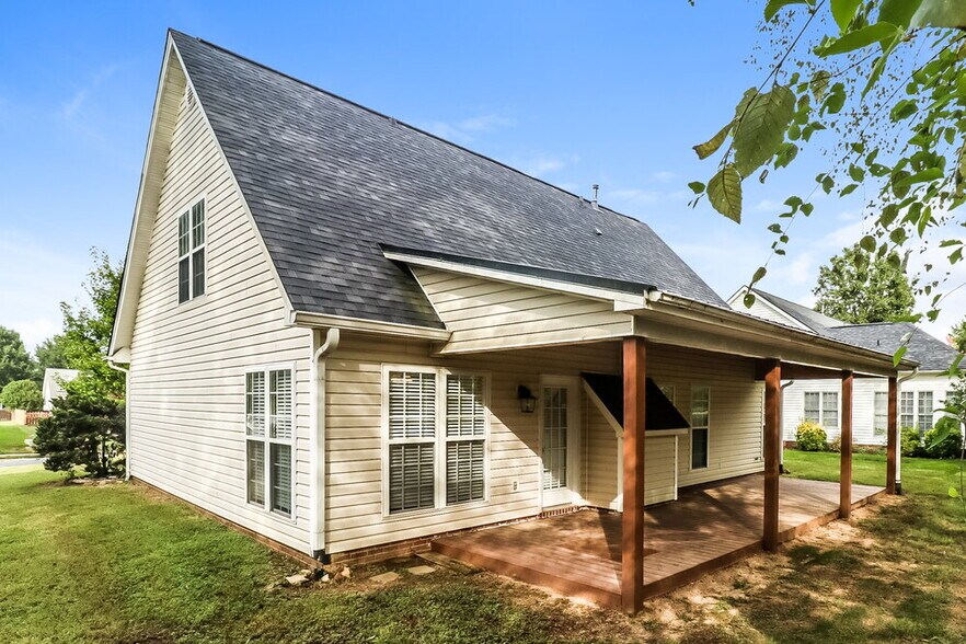 Building Photo - 1052 Enderbury Dr