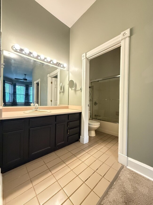 Building Photo - 822 Scott St