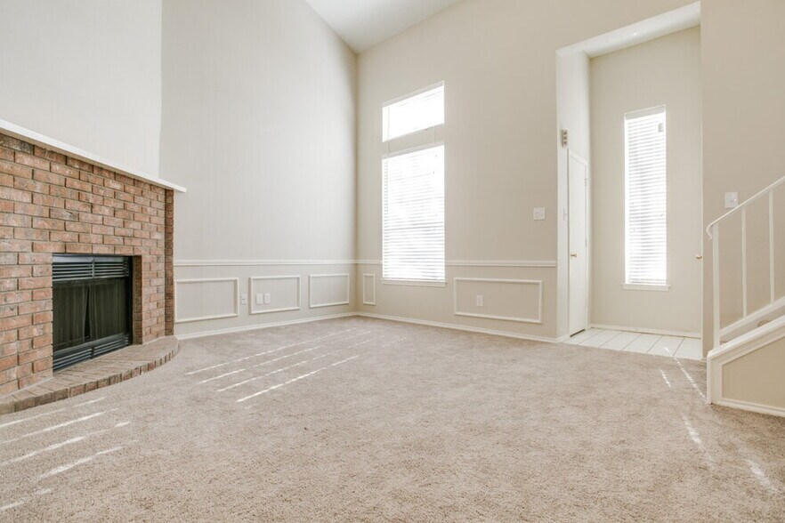 Building Photo - 719 Nightingale Cir