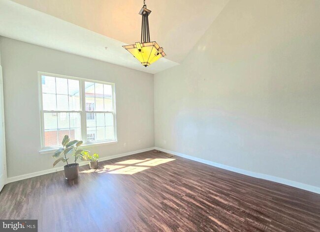 Building Photo - 1604 Post Oak Dr