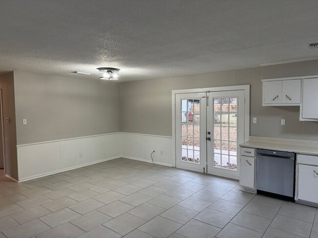 Building Photo - 3012 Gaines St